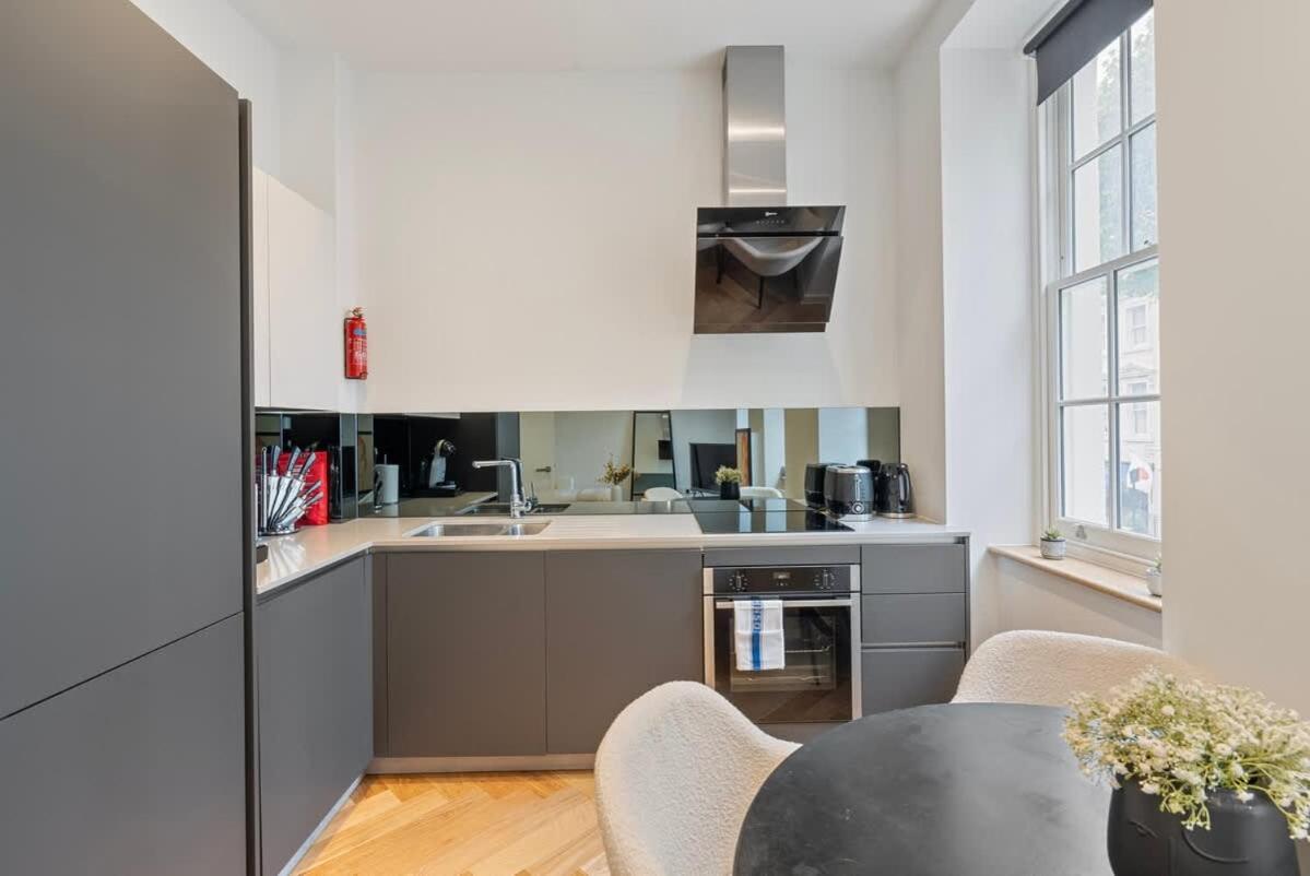 Lovely 1 Bedroom Flat In The Heart Of Londres Exterior foto